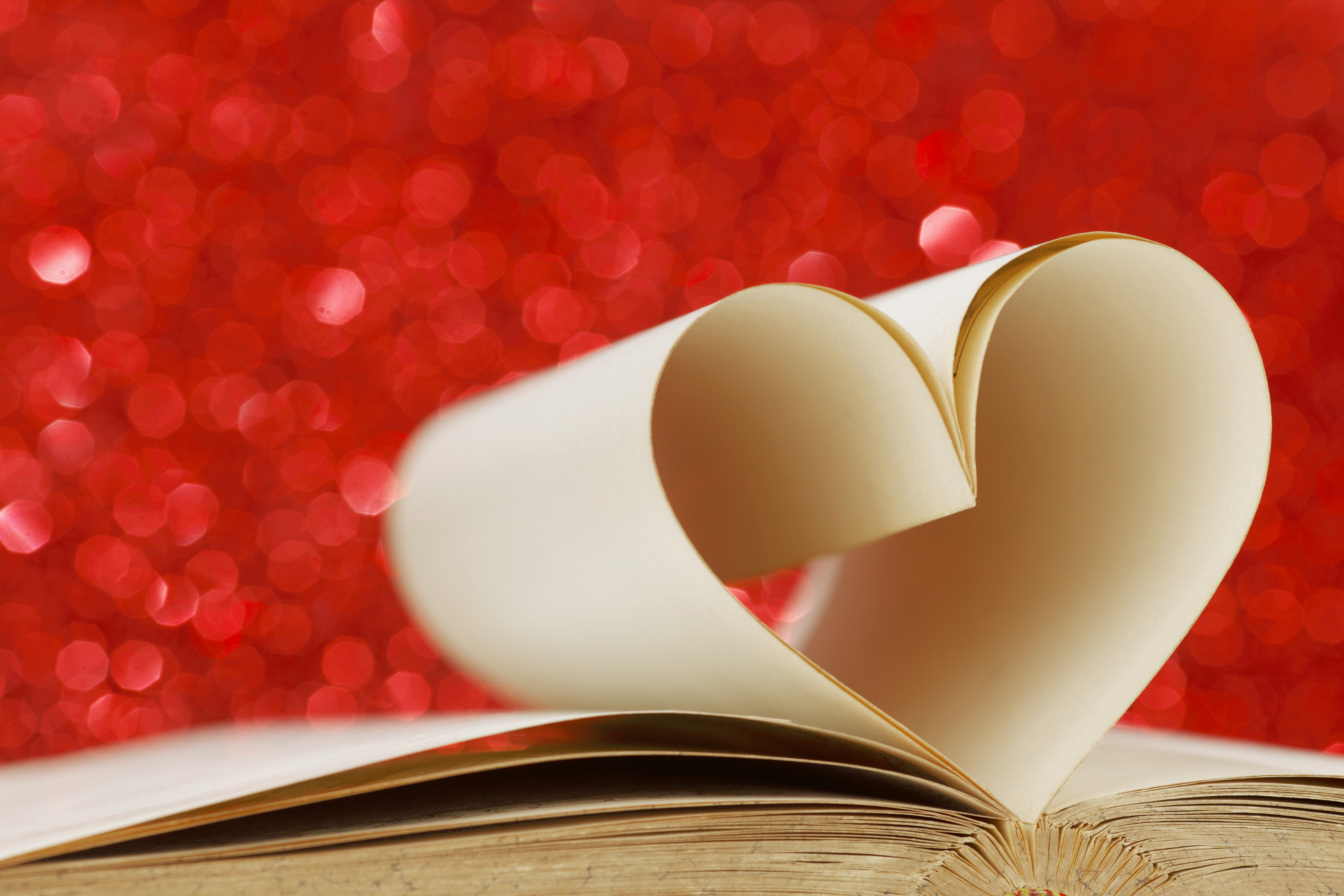 Лов месседж. Соғиндим. Book lovers Day фон. Картинки для привлечения любви и счастья и брака. Любовь картинки бежевые.